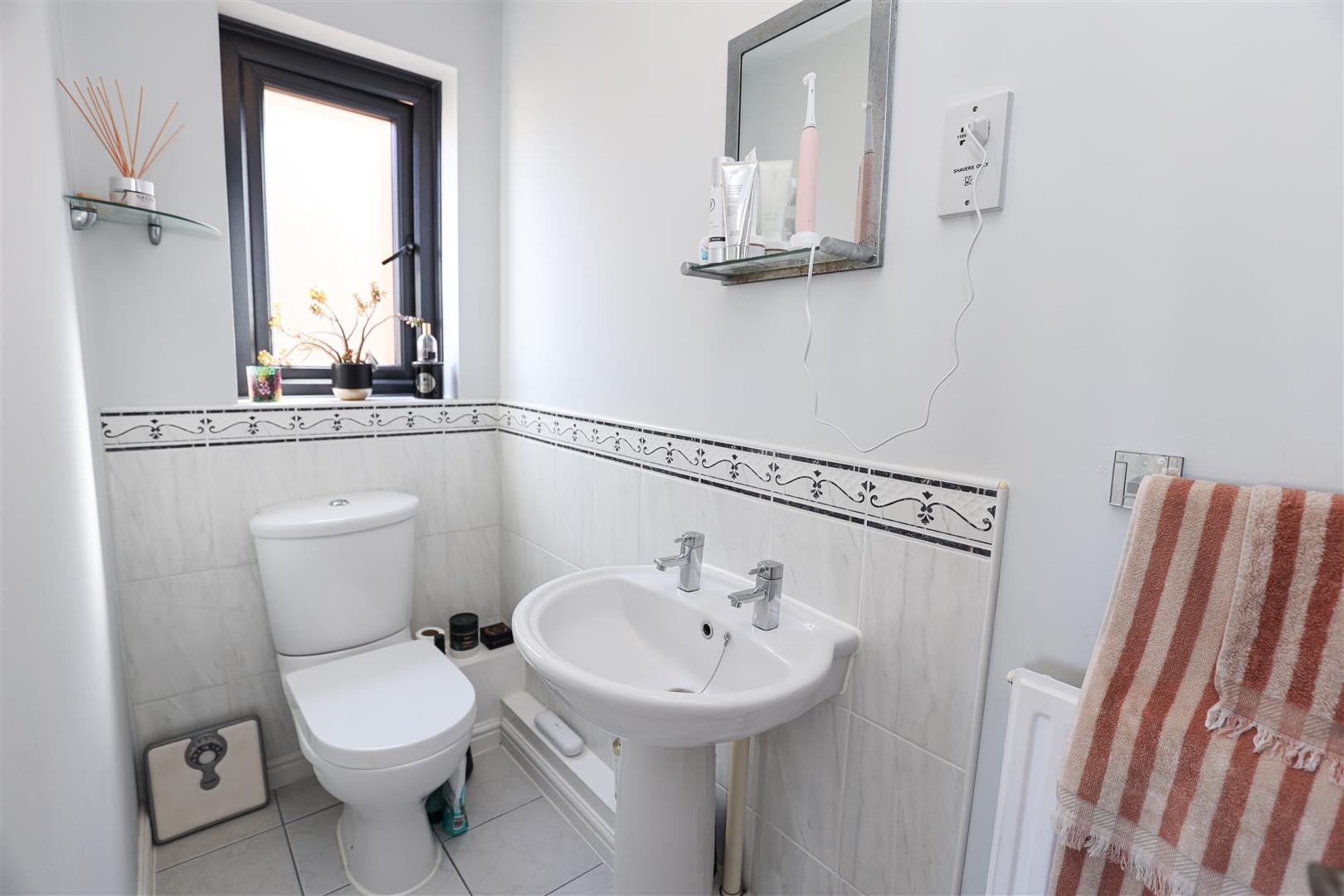 2 Heol Pilipala, Rhoose, Vale of Glamorgan, CF62 3LP